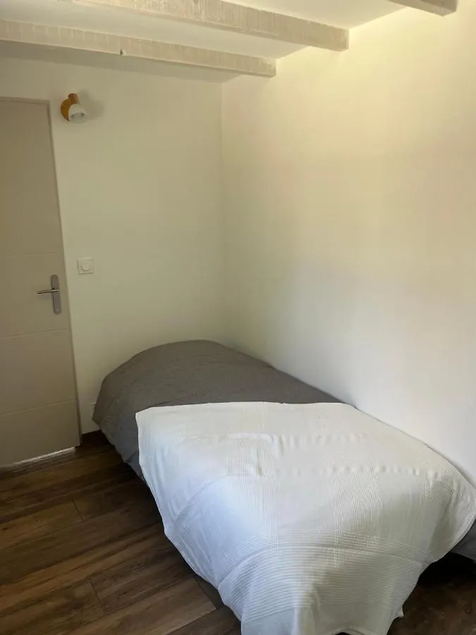Maisonnette Avec Petite Foret Valréas 0*,
